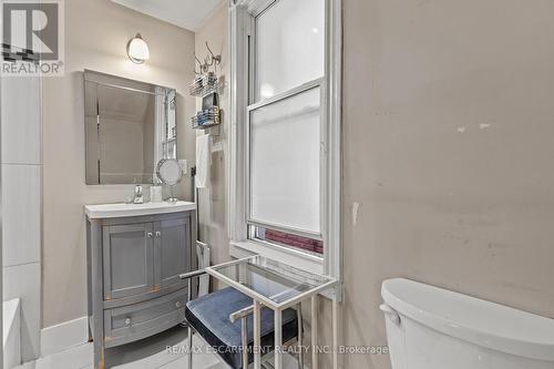 181 West Avenue, Hamilton, ON - Indoor Photo Showing Bathroom