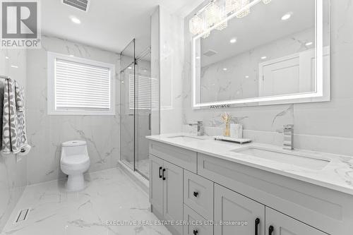 7090 Terragar Boulevard, Mississauga, ON - Indoor Photo Showing Bathroom