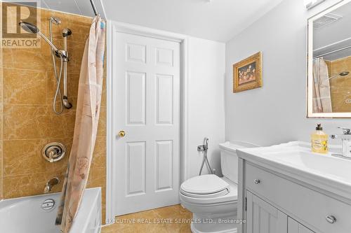 7090 Terragar Boulevard, Mississauga, ON - Indoor Photo Showing Bathroom