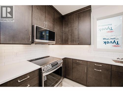 8200 97A Highway Unit# 8, Mara, BC - Indoor Photo Showing Kitchen With Upgraded Kitchen