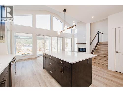 8200 97A Highway Unit# 8, Mara, BC - Indoor Photo Showing Kitchen