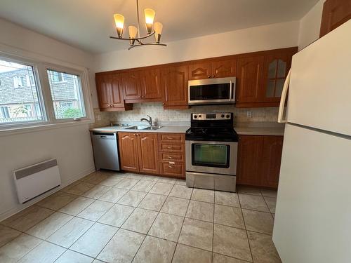 Cuisine - 1757 Boul. Sunnybrooke, Dollard-Des-Ormeaux, QC - Indoor Photo Showing Kitchen With Double Sink
