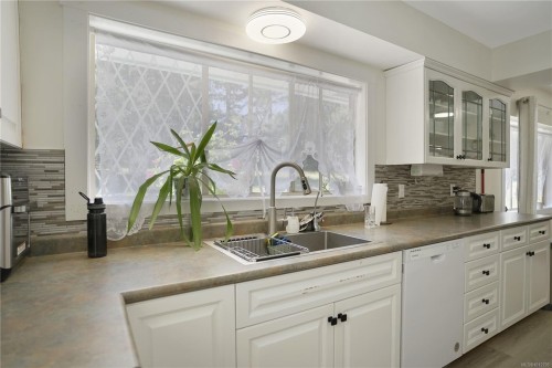 3090 Decourcy Dr, Nanaimo, BC 