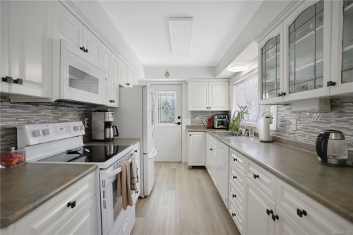 3090 Decourcy Dr, Nanaimo, BC 