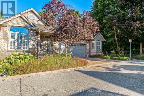 23 - 1574 RICHMOND STREET  London North (North G), ON N6G 5H7