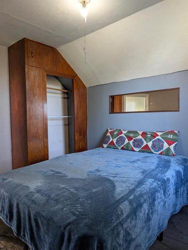 70 Second Avenue, Benito, MB - Indoor Photo Showing Bedroom