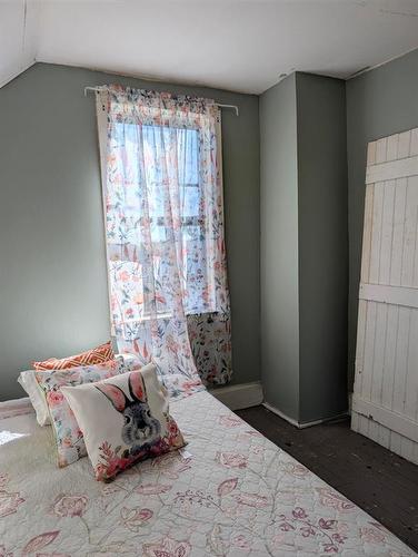 70 Second Avenue, Benito, MB - Indoor Photo Showing Bedroom