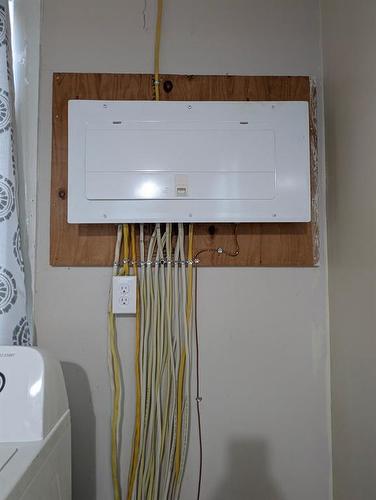 70 Second Avenue, Benito, MB - Indoor Photo Showing Laundry Room