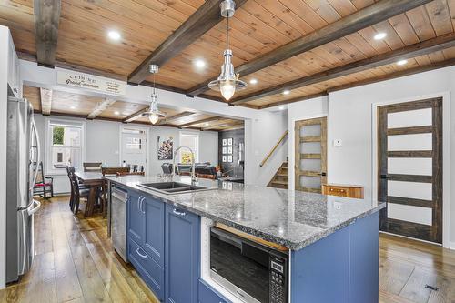 Cuisine - 244 Rue Ste-Marie, Terrebonne (Terrebonne), QC - Indoor Photo Showing Kitchen With Double Sink With Upgraded Kitchen