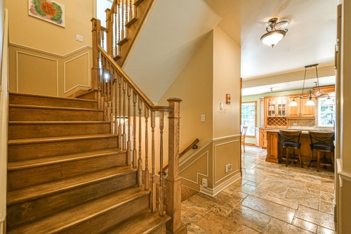 Escalier - 465 Rue Des Lilas, Sainte-Adèle, QC - Indoor Photo Showing Other Room