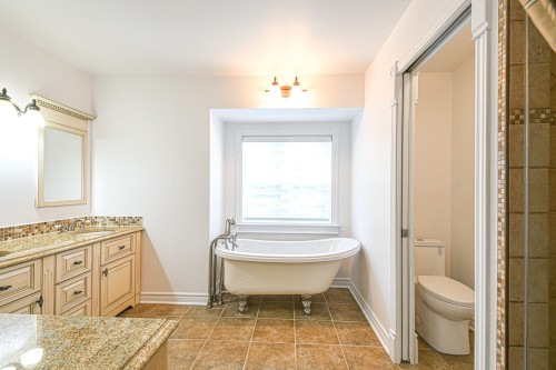 Salle de bains attenante à la CCP - 465 Rue Des Lilas, Sainte-Adèle, QC - Indoor Photo Showing Bathroom