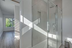 Salle de bains attenante à la CCP - 