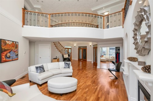 4668 Cordova Bay Rd, Saanich, BC 