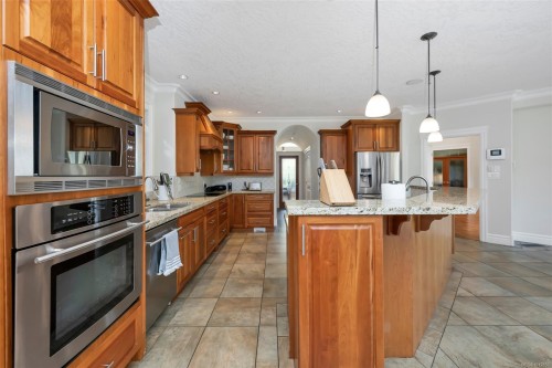 4668 Cordova Bay Rd, Saanich, BC 