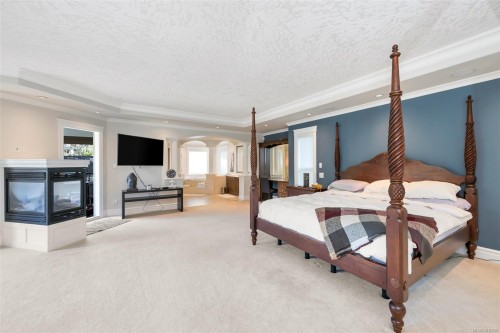 4668 Cordova Bay Rd, Saanich, BC 