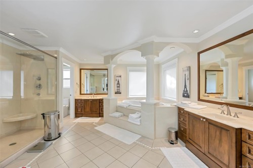 4668 Cordova Bay Rd, Saanich, BC 