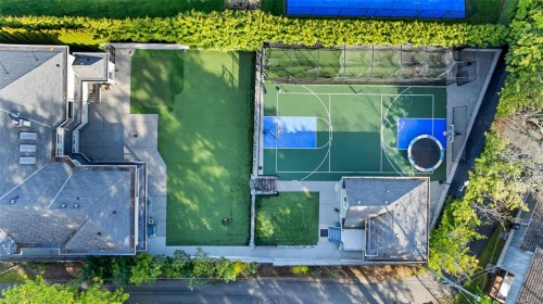 4668 Cordova Bay Rd, Saanich, BC 