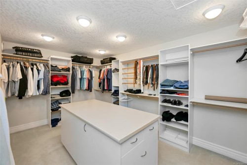 4668 Cordova Bay Rd, Saanich, BC 