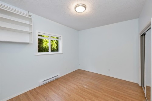 4668 Cordova Bay Rd, Saanich, BC 