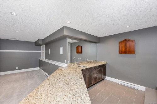 4668 Cordova Bay Rd, Saanich, BC 