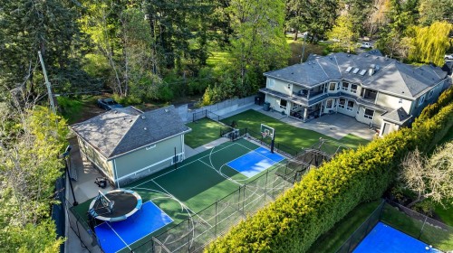 4668 Cordova Bay Rd, Saanich, BC 