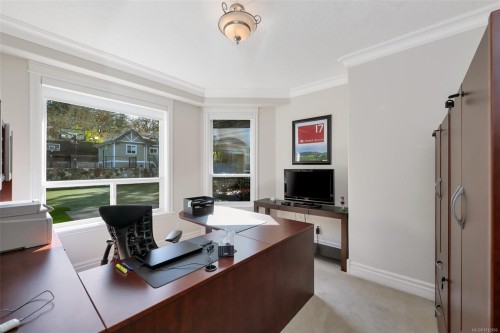 4668 Cordova Bay Rd, Saanich, BC 