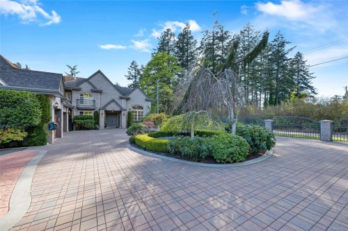 4668 Cordova Bay Rd, Saanich, BC 