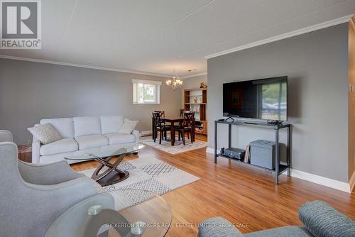 301 - 610 William Street S, Gananoque, ON - Indoor Photo Showing Living Room