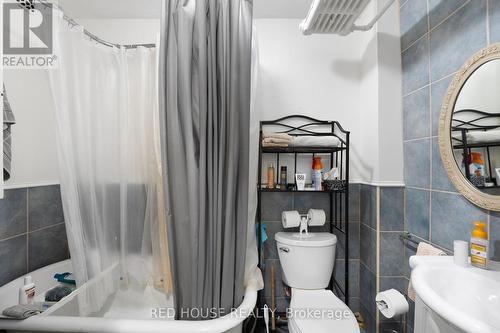 55 Balsam Avenue S, Hamilton, ON - Indoor Photo Showing Bathroom