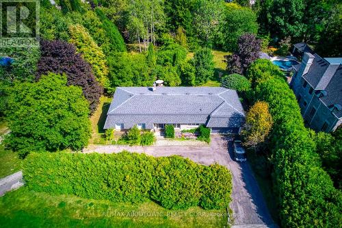 1310 Beaufort Drive, Burlington, ON - Outdoor