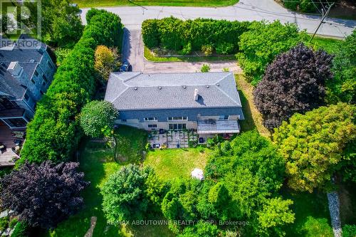 1310 Beaufort Drive, Burlington, ON - Outdoor