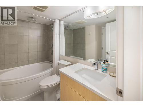 563 Yates Road Unit# 205, Kelowna, BC - Indoor Photo Showing Bathroom