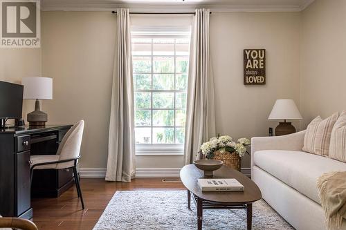 1577 Old Spar Court, Mississauga, ON - Indoor Photo Showing Living Room