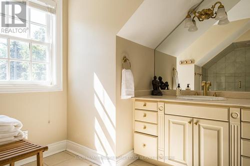 1577 Old Spar Court, Mississauga, ON - Indoor Photo Showing Bathroom