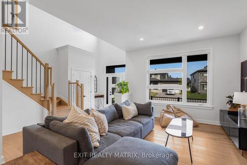 1144 Avignon Street, Russell, ON - Indoor Photo Showing Living Room
