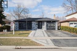 72 BROOKLAND DRIVE  Brampton, ON L6T 2M5