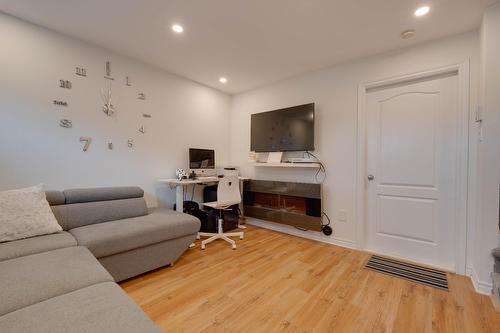 Family room - 10-4501 Boul. Dagenais O., Laval (Fabreville), QC 