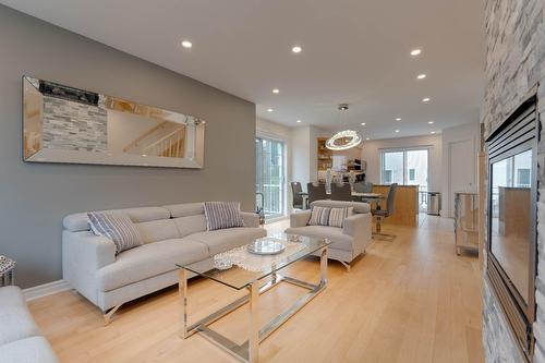 Living room - 10-4501 Boul. Dagenais O., Laval (Fabreville), QC 