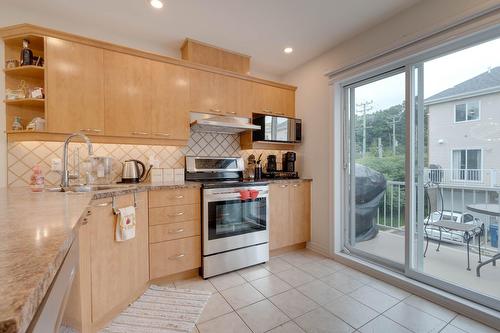 Kitchen - 10-4501 Boul. Dagenais O., Laval (Fabreville), QC 