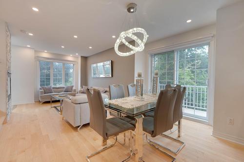 Salle à manger - 10-4501 Boul. Dagenais O., Laval (Fabreville), QC 