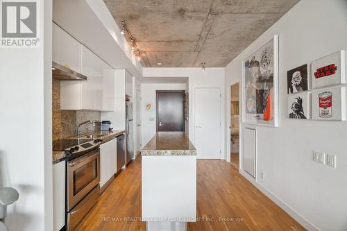 911 - 75 Portland Street, Toronto, ON - Indoor Photo Showing Kitchen