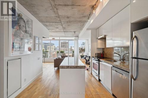 911 - 75 Portland Street, Toronto, ON - Indoor Photo Showing Kitchen With Upgraded Kitchen