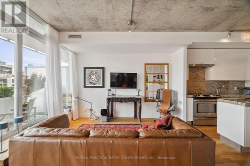 911 - 75 Portland Street, Toronto, ON - Indoor Photo Showing Other Room