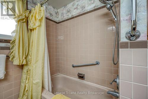 194 Orchard Road, Woodstock (Woodstock - North), ON - Indoor Photo Showing Bathroom