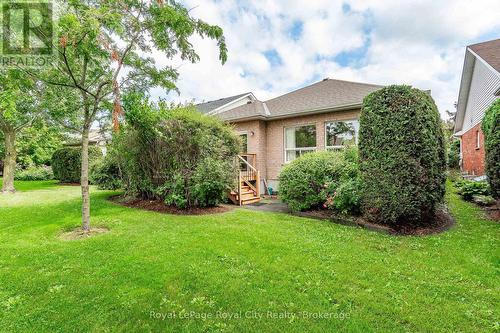 24 Beechlawn Boulevard, Guelph (Village By The Arboretum), ON - Outdoor