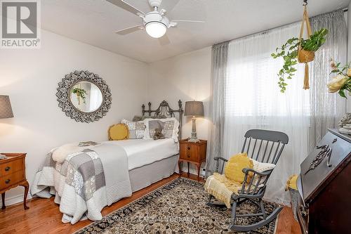 5 - 1580 Kerns Road, Burlington, ON - Indoor Photo Showing Bedroom