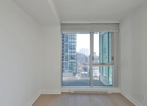 Chambre à coucher principale - 1705-1020 Rue De La Montagne, Montréal (Ville-Marie), QC - Indoor Photo Showing Other Room