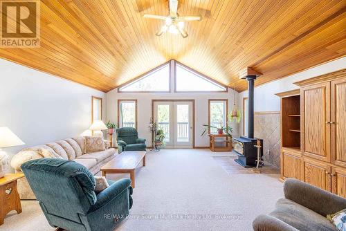 1889 South Horn Lake Road, Magnetawan, ON - Indoor Photo Showing Other Room