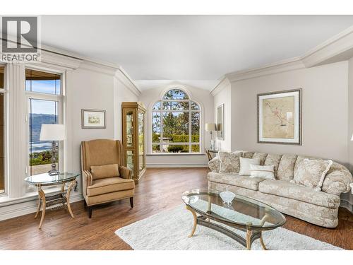 1284 Timothy Place, West Kelowna, BC - Indoor Photo Showing Living Room