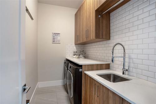 5697 Jasper Way, Kelowna, BC - Indoor Photo Showing Laundry Room